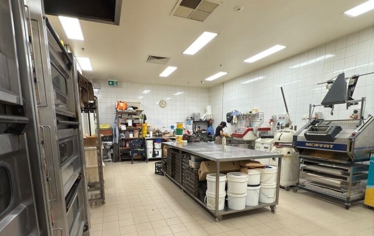 STUNNING METRO BAKERY full
