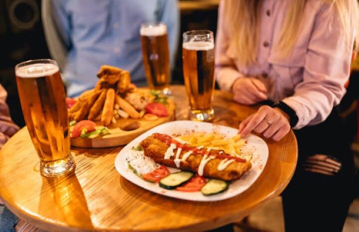 ESTABLISHED ALBANY TAVERN IN PRIME LOCATION full