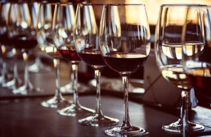 STUNNING TAVERN / BOTTLESHOP NEAR CBD OF PERTH full