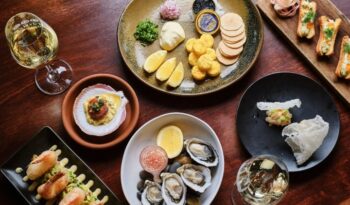 HIGHLY PROFITABLE BAR / RESTAURANT full