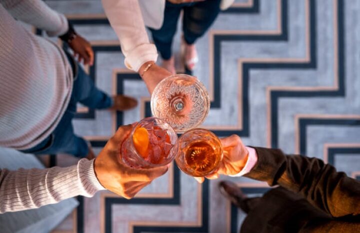 STUNNING METRO TAVERN WITH THE BEST LEASE YOU’LL EVER FIND! full